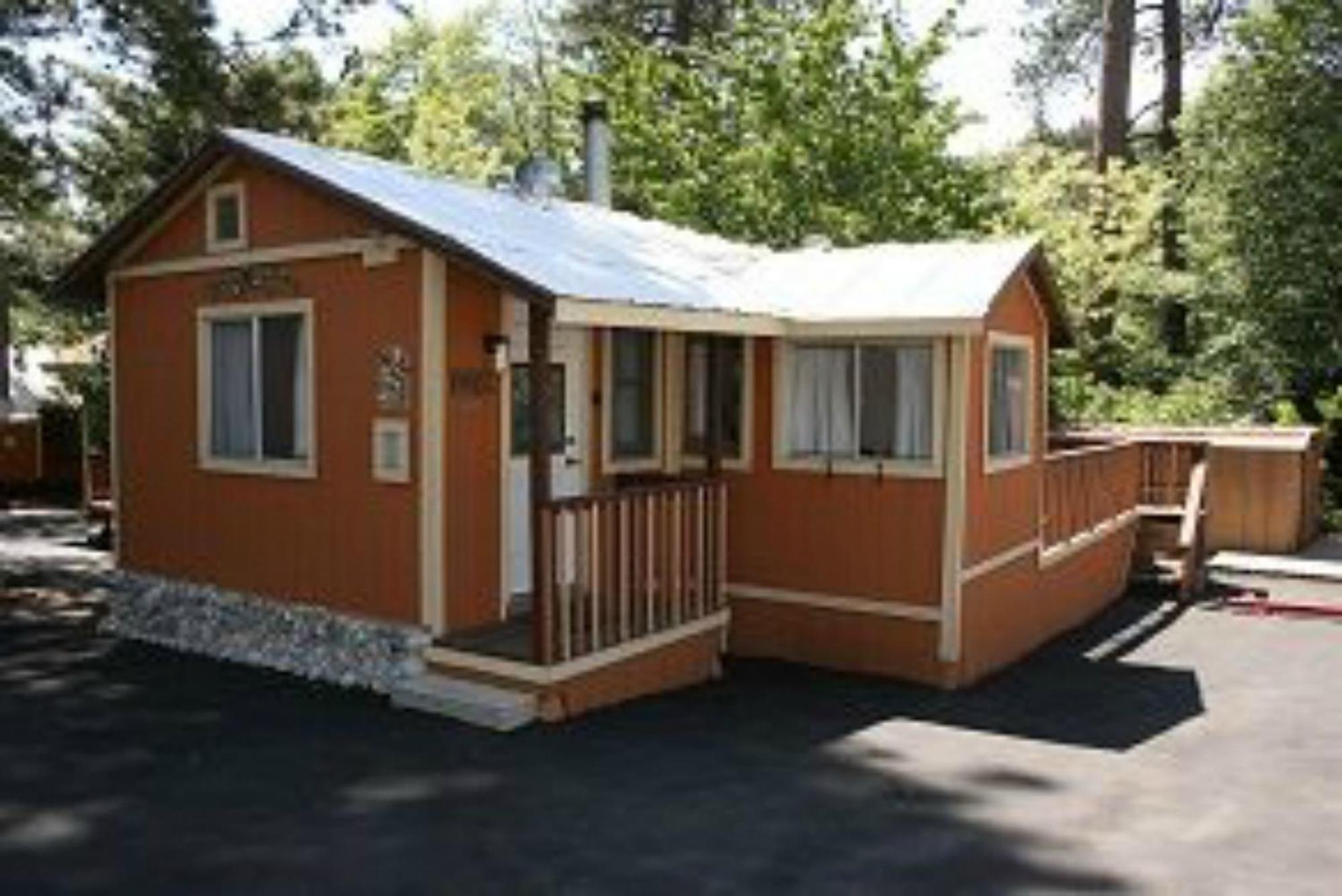 Sleepy Hollow Cabins And Hotel Crestline Exterior foto