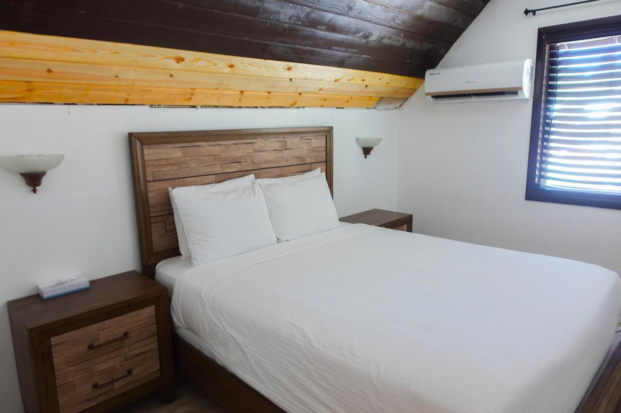 Sleepy Hollow Cabins And Hotel Crestline Exterior foto