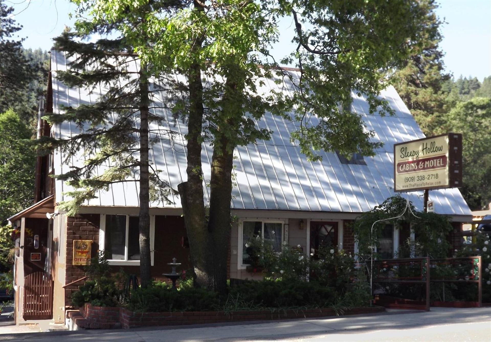 Sleepy Hollow Cabins And Hotel Crestline Exterior foto